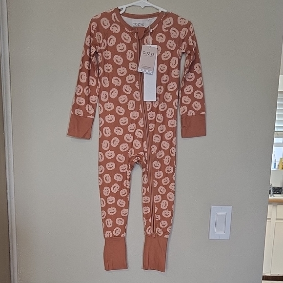 Cozys Pumpkin Print Kids Footie - Autumn Orange NWT - Picture 1 of 4